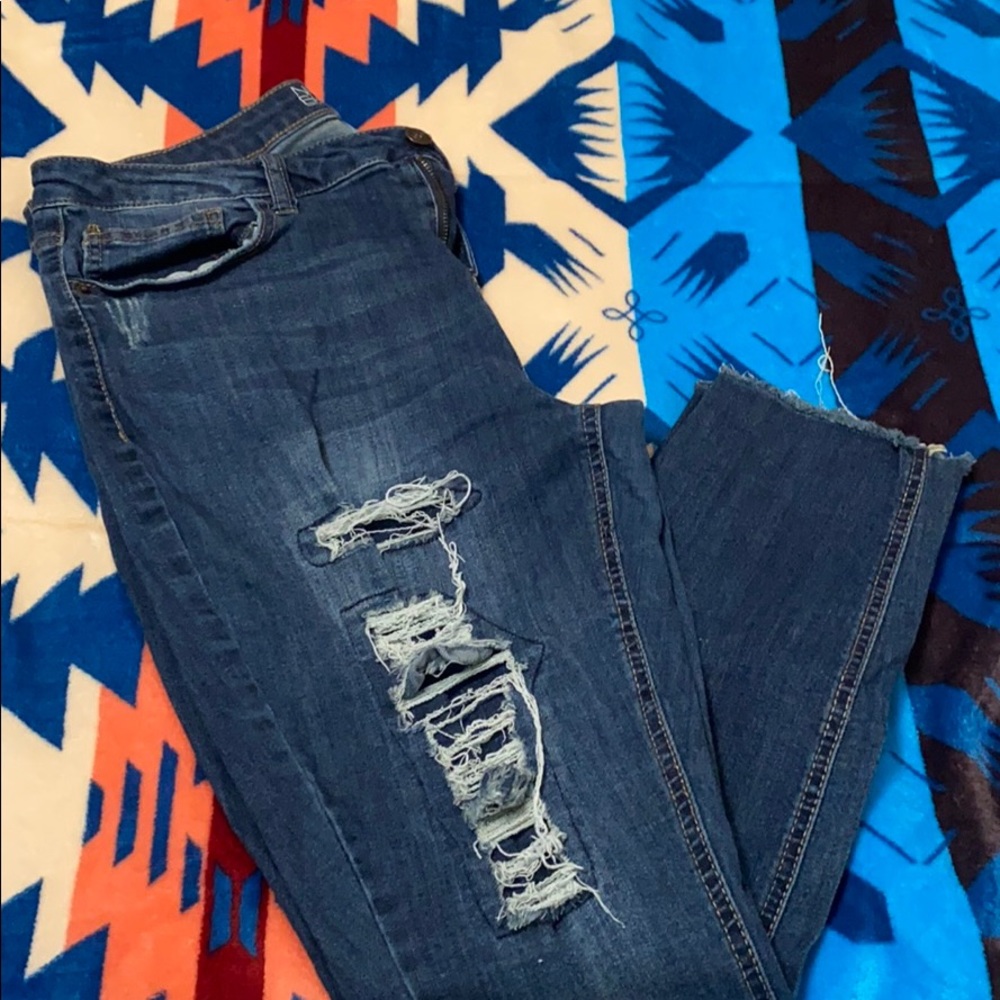 No boundaries mid rise size 17